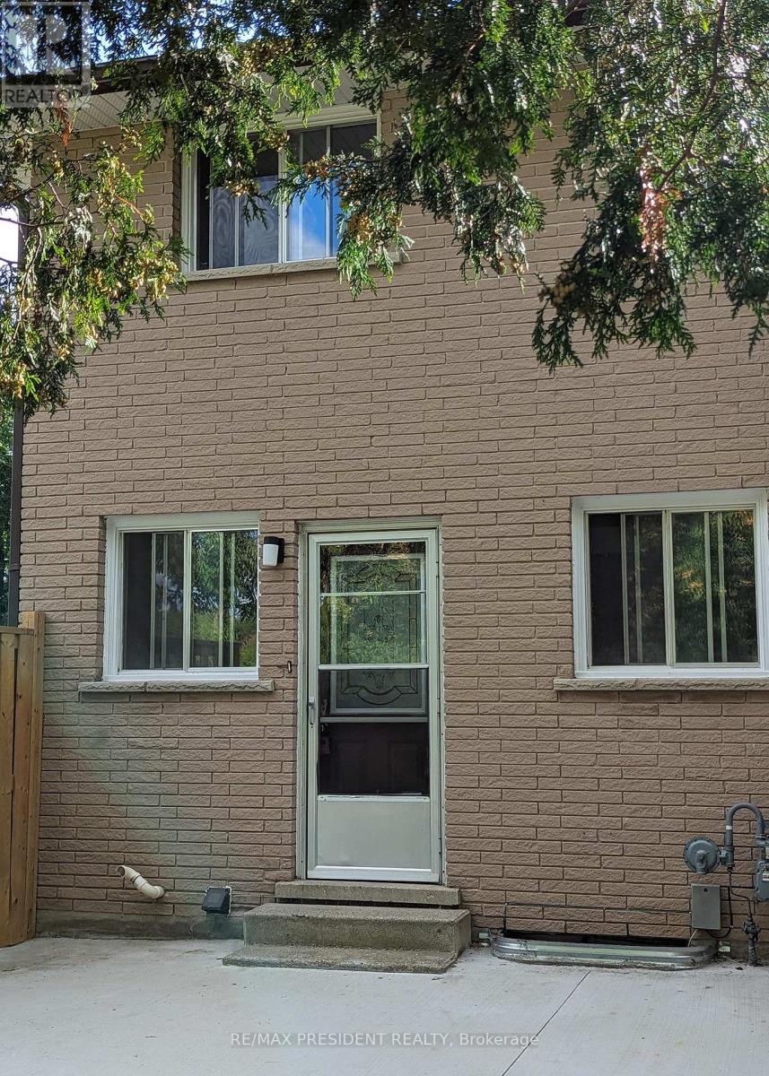 560a Brookhaven Crescent, Waterloo, Ontario  N2L 4R7 - Photo 25 - X12553724