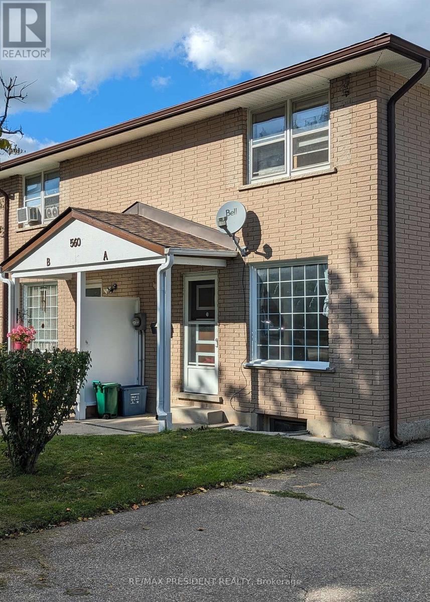 560a Brookhaven Crescent, Waterloo, Ontario  N2L 4R7 - Photo 4 - X12553724