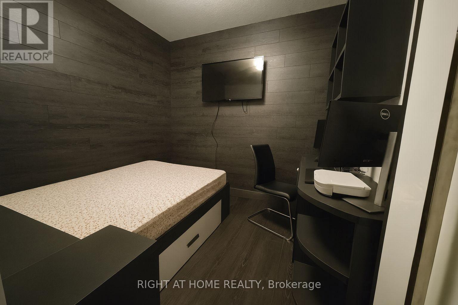 N1803 - 330 Phillip Street, Waterloo, Ontario  N2L 3W9 - Photo 7 - X12553736