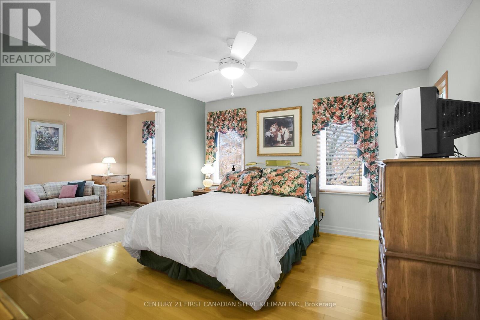 37 Virginia Crescent, London North, Ontario  N5X 3E7 - Photo 37 - X12553788