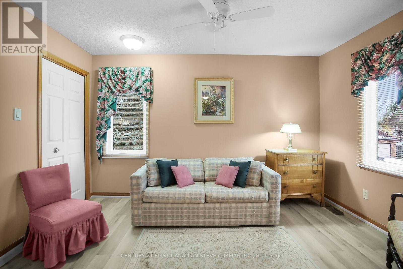 37 Virginia Crescent, London North, Ontario  N5X 3E7 - Photo 38 - X12553788