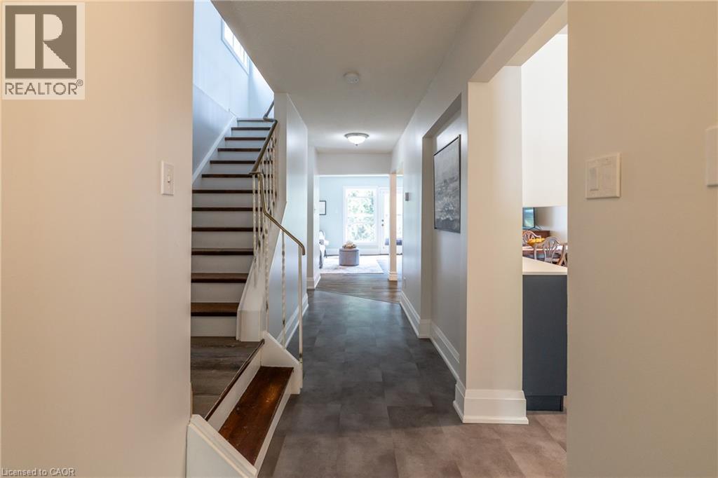 34 Woodridge Drive, Guelph, Ontario  N1H 7E2 - Photo 4 - 40788943