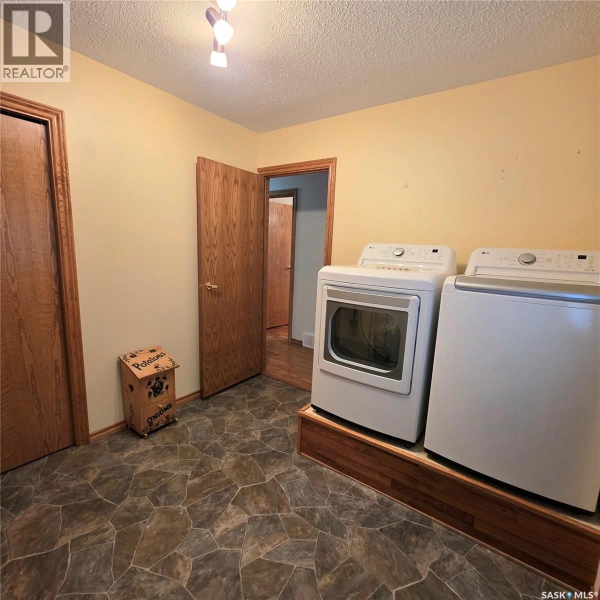 1596 Mcintosh Drive, Prince Albert, Saskatchewan  S6V 7B8 - Photo 29 - SK020727