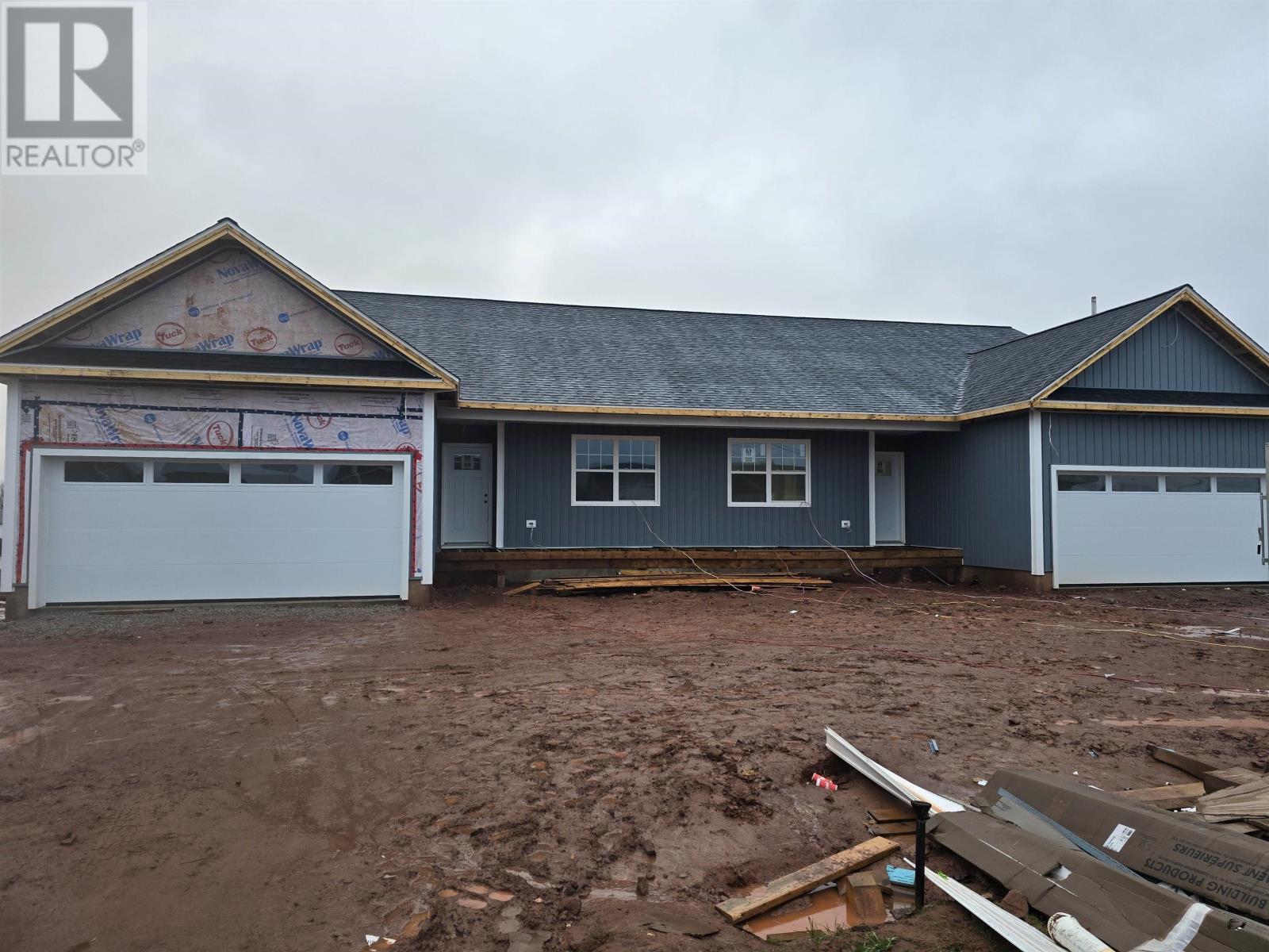 124-126 Kindred Avenue, Charlottetown, Prince Edward Island  C1C 0Y8 - Photo 1 - 202528158