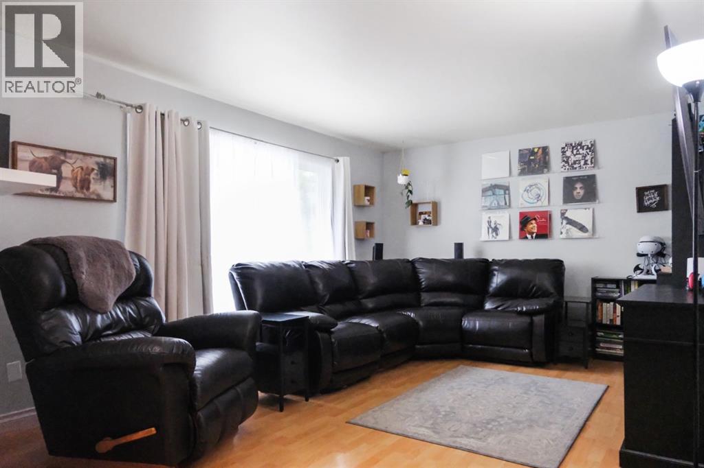 4916 47 Street, Stettler, Alberta  T0C 2L0 - Photo 5 - A2269364