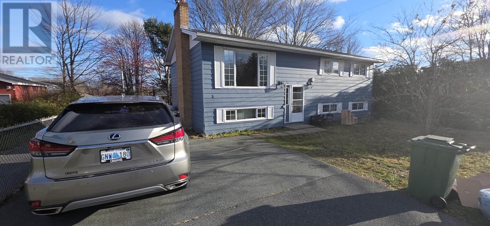 Property at 5 LUMSDEN Crescent image 2