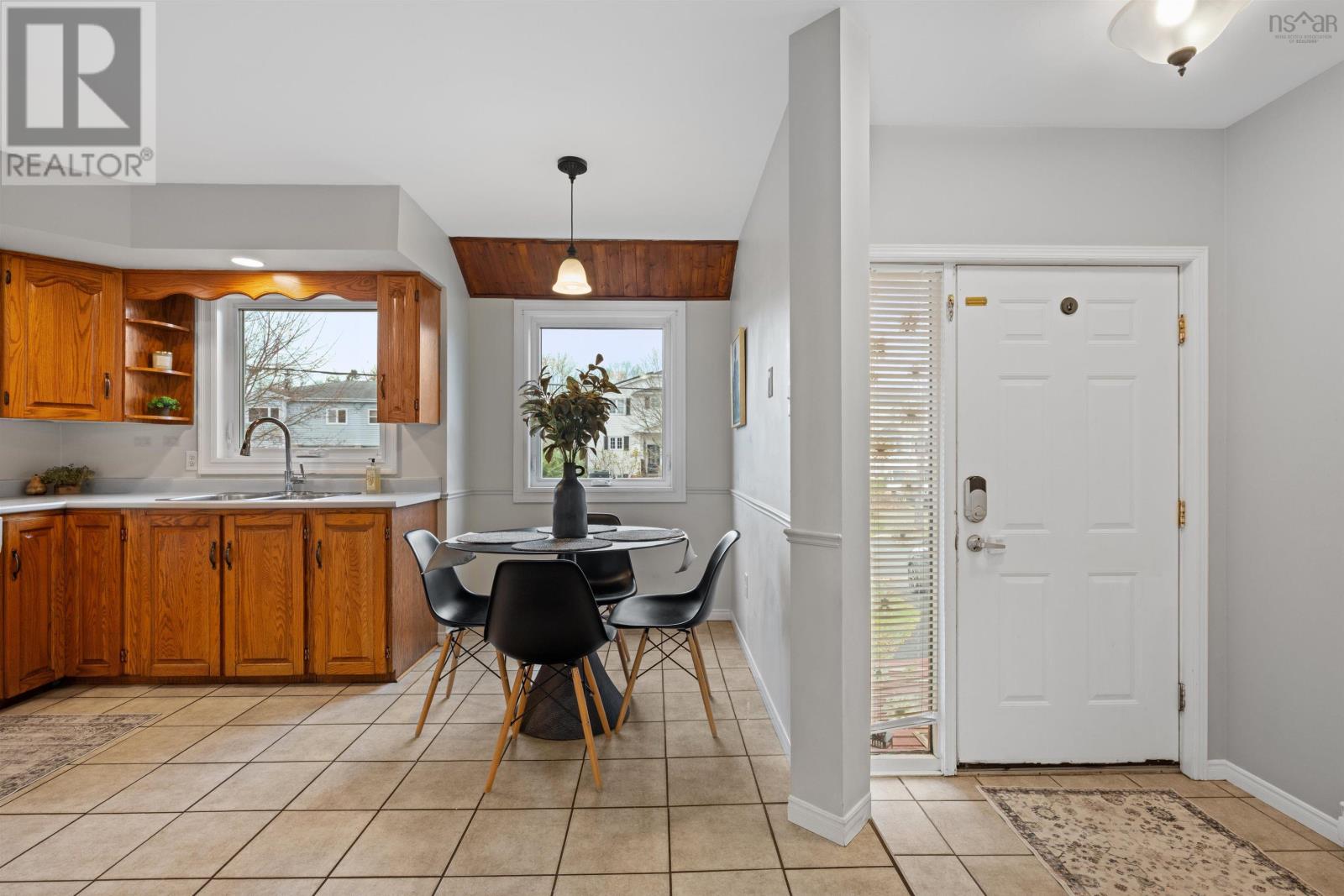 Property at 204 Greenwood Avenue image 3