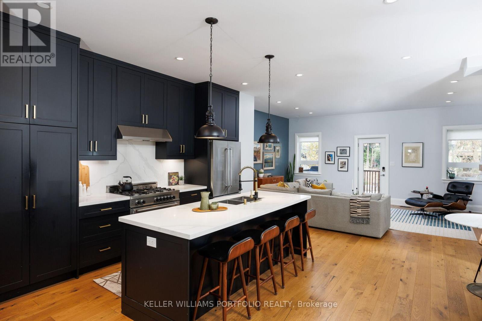 265 Evelyn Avenue, Toronto, Ontario  M6P 2Z8 - Photo 11 - W12553778