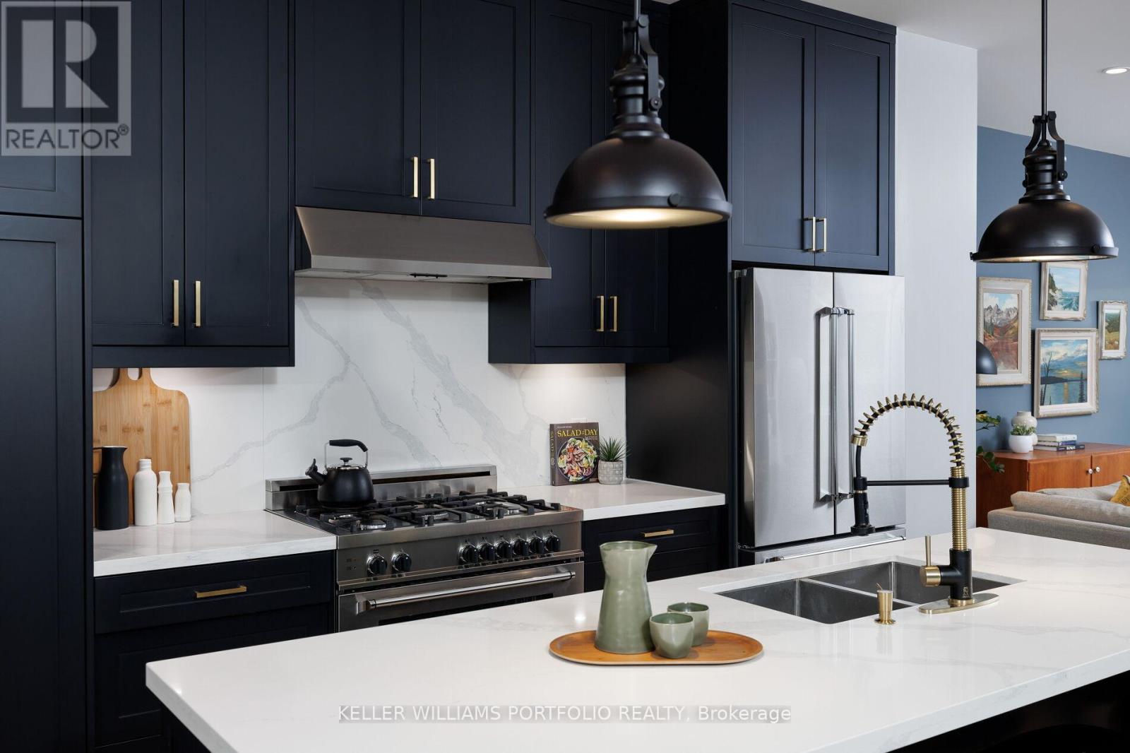 265 Evelyn Avenue, Toronto, Ontario  M6P 2Z8 - Photo 12 - W12553778