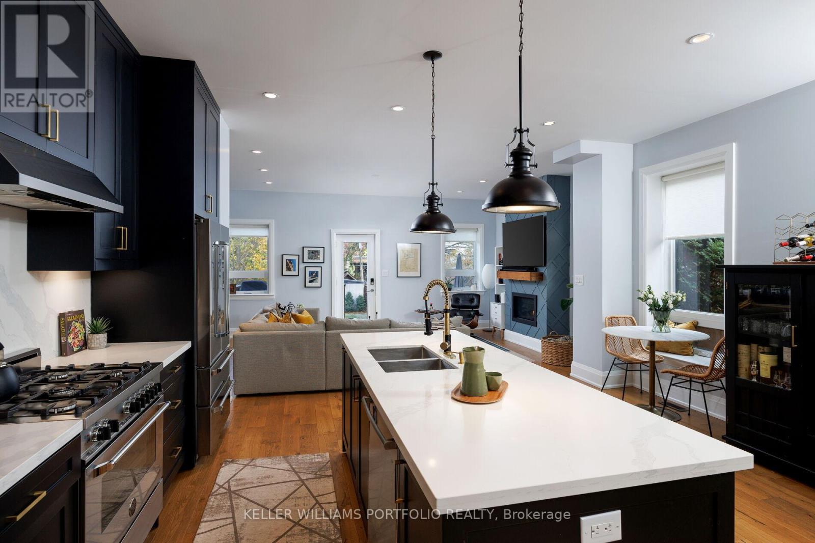 265 Evelyn Avenue, Toronto, Ontario  M6P 2Z8 - Photo 13 - W12553778