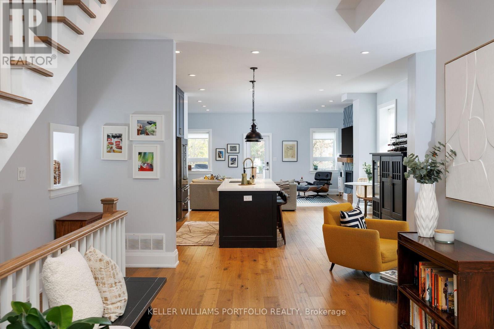 265 Evelyn Avenue, Toronto, Ontario  M6P 2Z8 - Photo 9 - W12553778