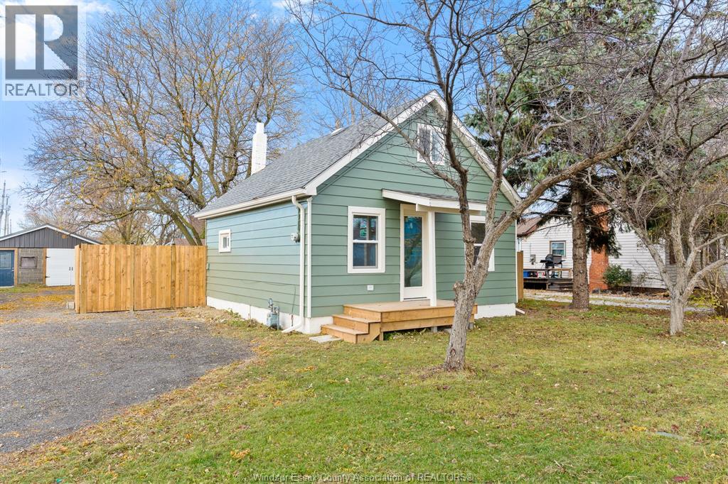 MLS# 25029009: 89 Queen STREET North, Tilbury, Canada