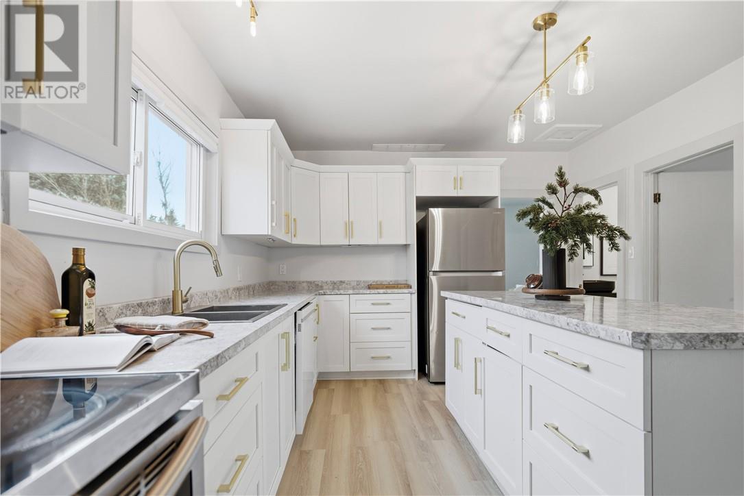 12 Norite Street, Copper Cliff, Ontario  P0M 1N0 - Photo 14 - 2125667