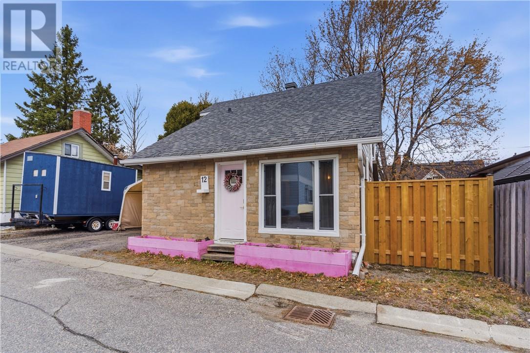 12 Norite Street, Copper Cliff, Ontario  P0M 1N0 - Photo 3 - 2125667