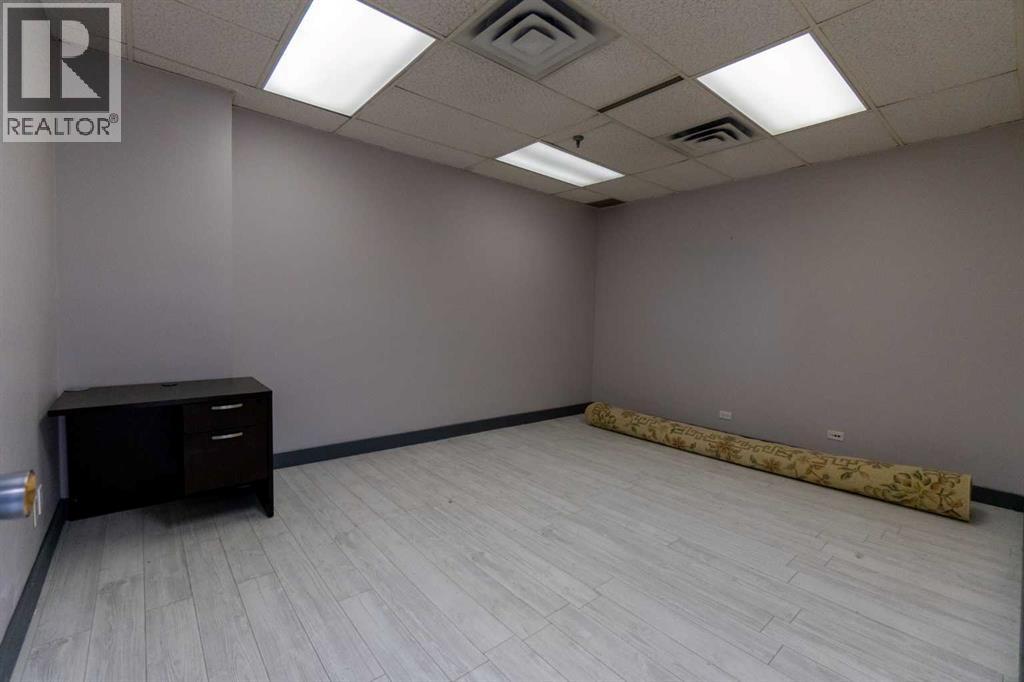 201, 4929 50 Street, Red Deer, Alberta  T4N 1X9 - Photo 4 - A2174579