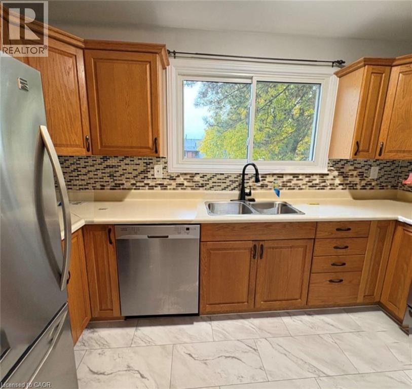 51 Caroga Court Unit# 1, Hamilton, Ontario  L9C 7C2 - Photo 5 - 40788342