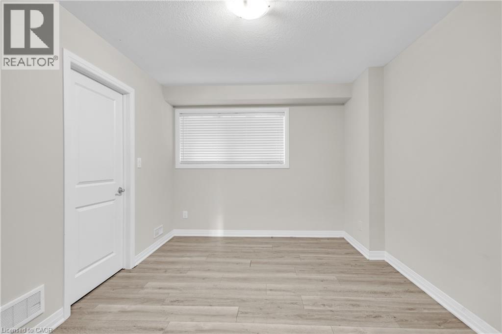 35 Sportsman Hill Street, Kitchener, Ontario  N2P 0J2 - Photo 3 - 40785942