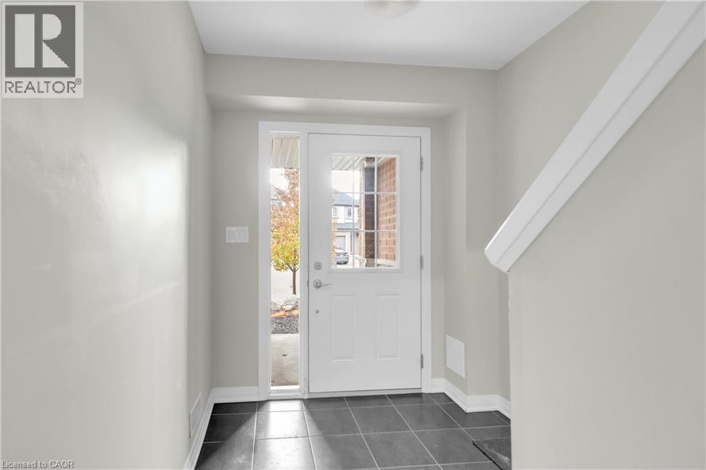 35 Sportsman Hill Street, Kitchener, Ontario  N2P 0J2 - Photo 2 - 40785942