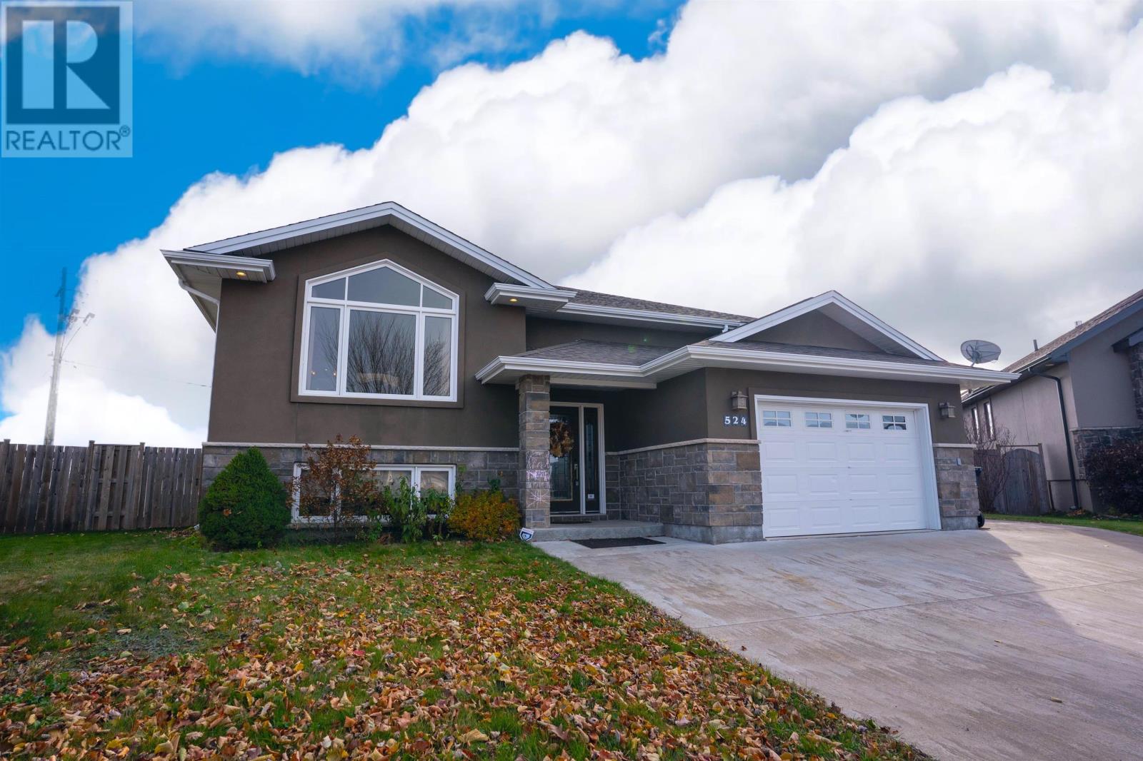 524 Fireweed Bay, Thunder Bay, Ontario  P7G 0A6 - Photo 2 - TB253434