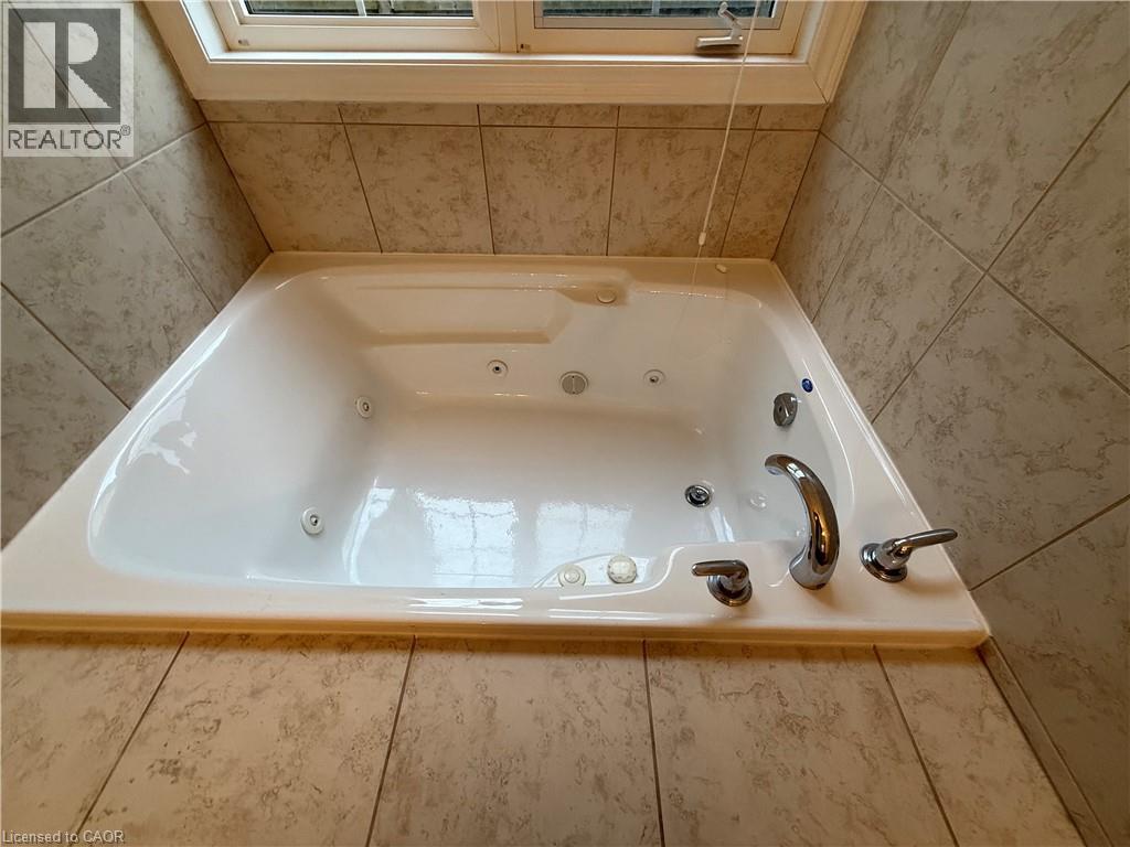 4210 Saunders Crescent, Burlington, Ontario  L7M 0B3 - Photo 17 - 40788527