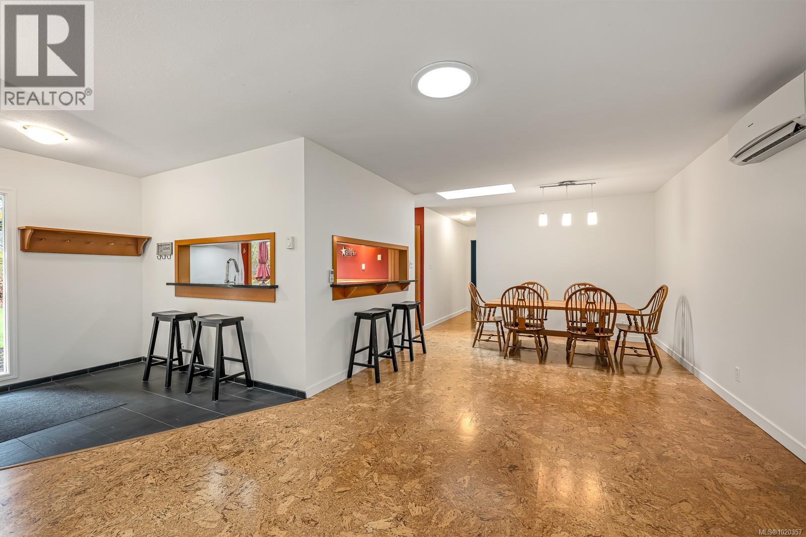 B 379 Willemar Ave, Courtenay, British Columbia  V9N 3L3 - Photo 2 - 1020357