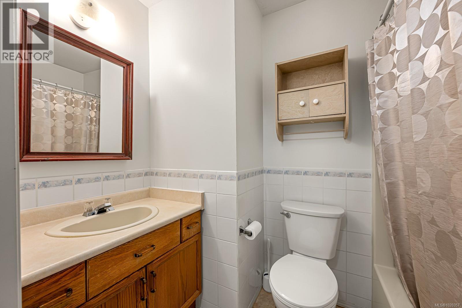 B 379 Willemar Ave, Courtenay, British Columbia  V9N 3L3 - Photo 9 - 1020357