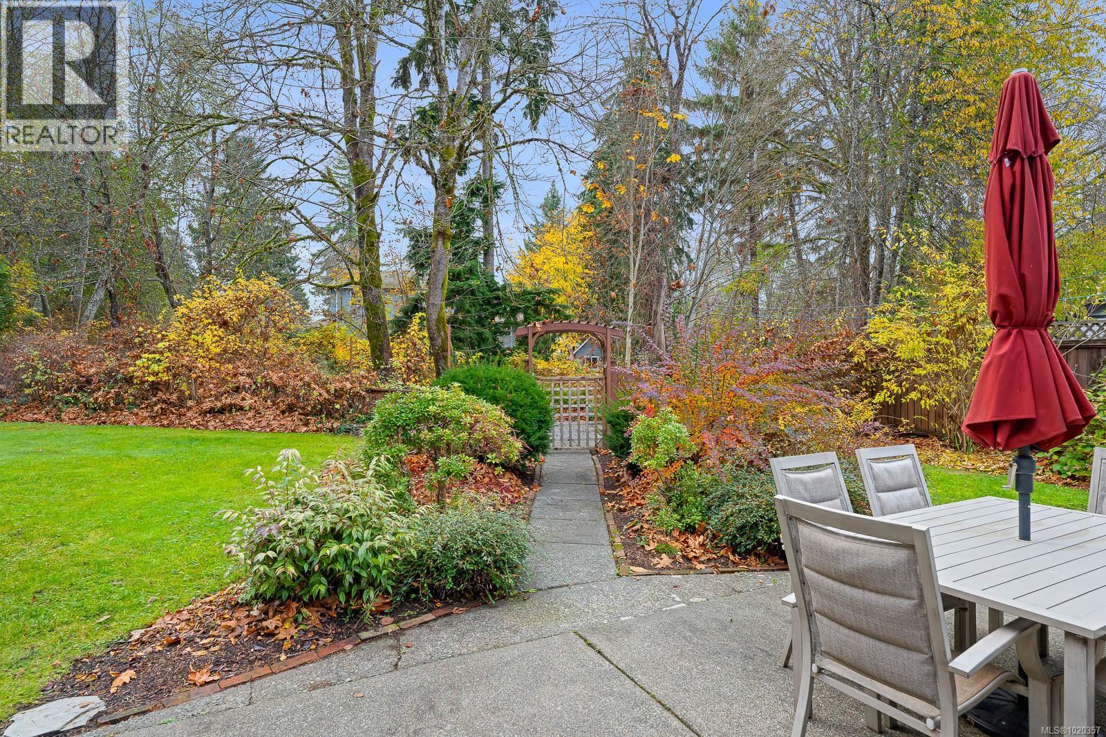 B 379 Willemar Ave, Courtenay, British Columbia  V9N 3L3 - Photo 39 - 1020357