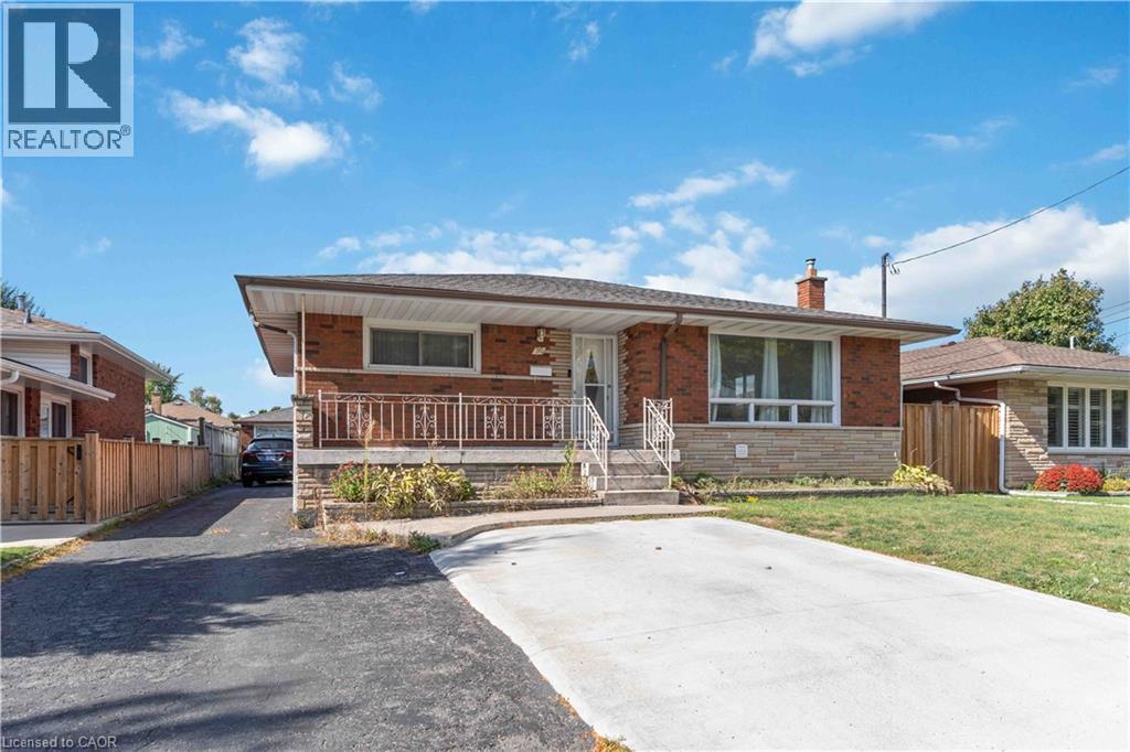 90 Rainbow Drive, Hamilton, Ontario  L8K 4E8 - Photo 2 - 40787109