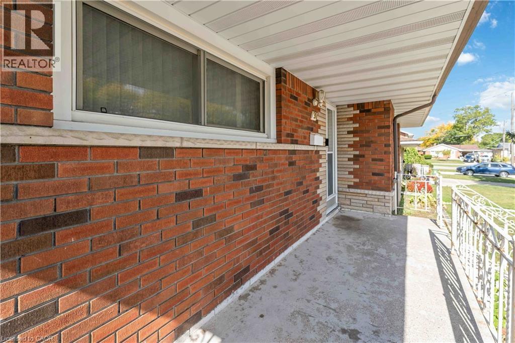 90 Rainbow Drive, Hamilton, Ontario  L8K 4E8 - Photo 5 - 40787109