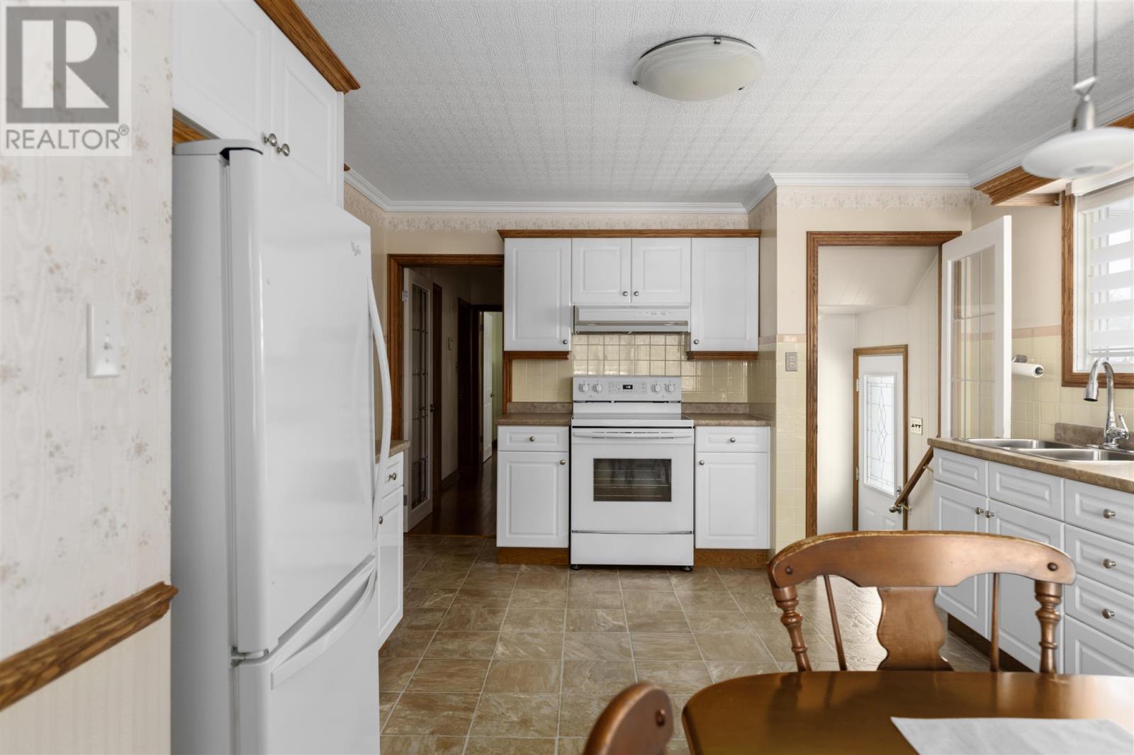 80 Asquith St, Sault Ste. Marie, Ontario  P6C 1P5 - Photo 6 - SM253249