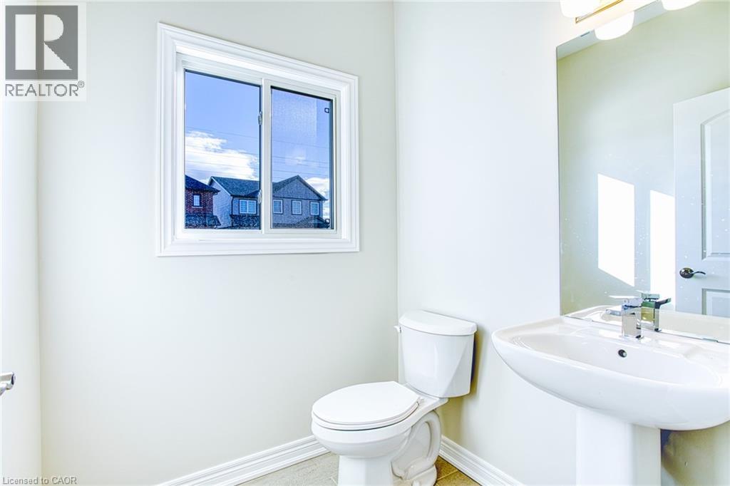 20 Elvira Way Unit# Upper, Thorold, Ontario  L2V 0M7 - Photo 5 - 40788822