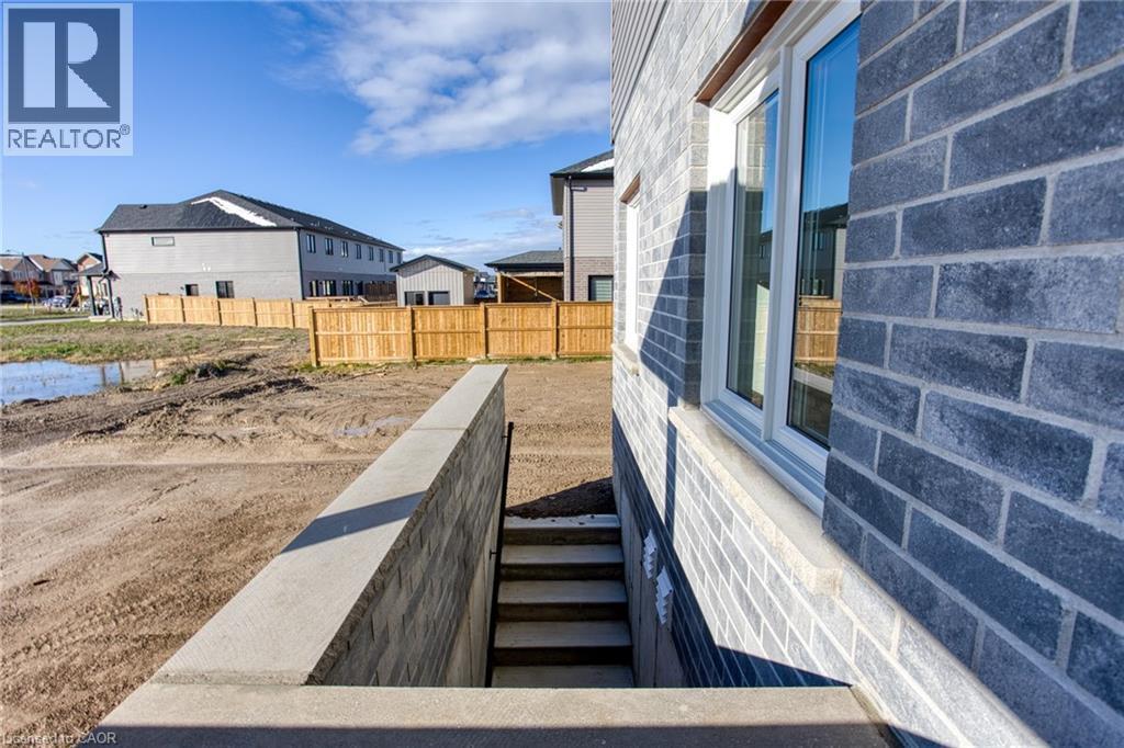 20 Elvira Way Unit# Lower, Thorold, Ontario  L2V 0M7 - Photo 2 - 40788350