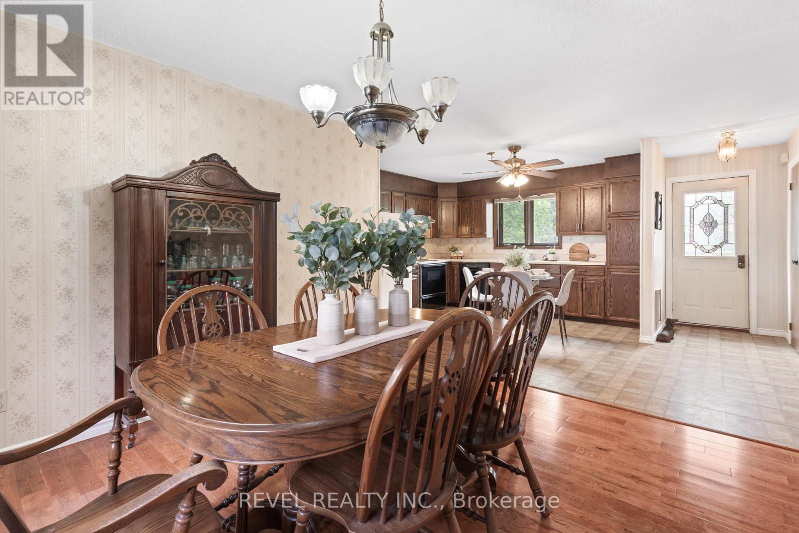 126 Pinewood Boulevard, Kawartha Lakes, Ontario  K0M 2T0 - Photo 14 - X12553810