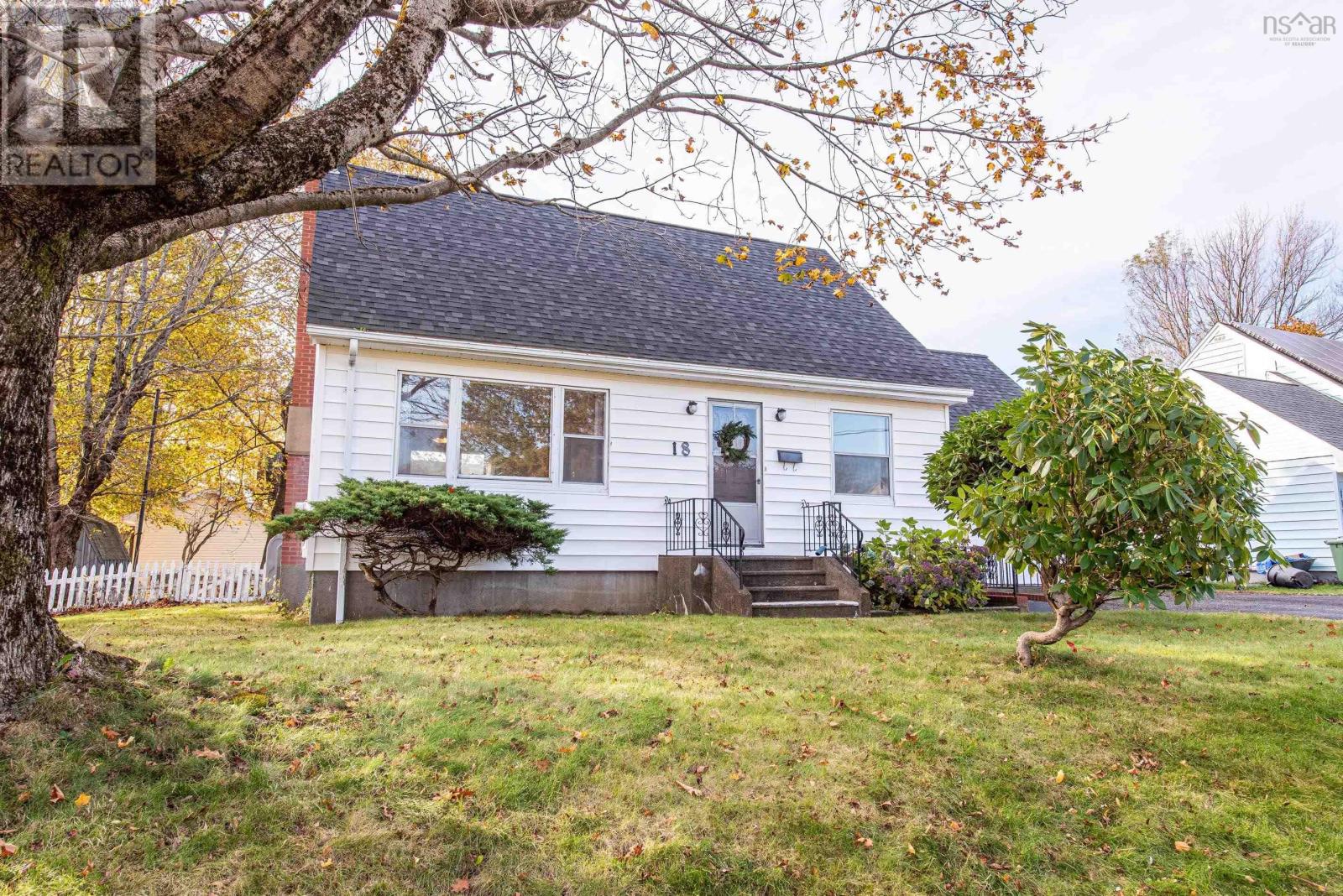 Property at 18 Margaree Parkway image 2