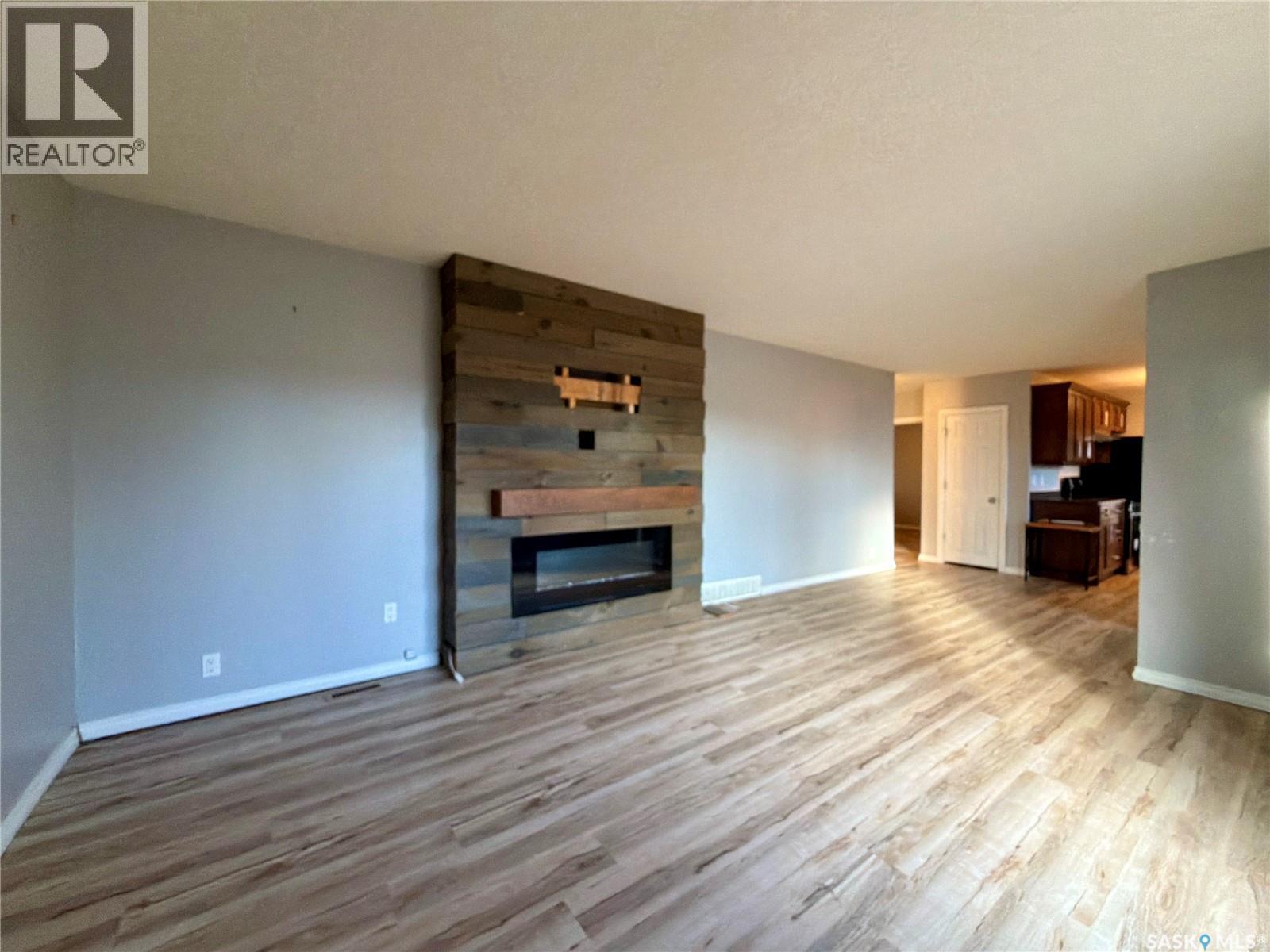 212 Garnet Street, Regina, Saskatchewan  S4R 3S2 - Photo 2 - SK024189