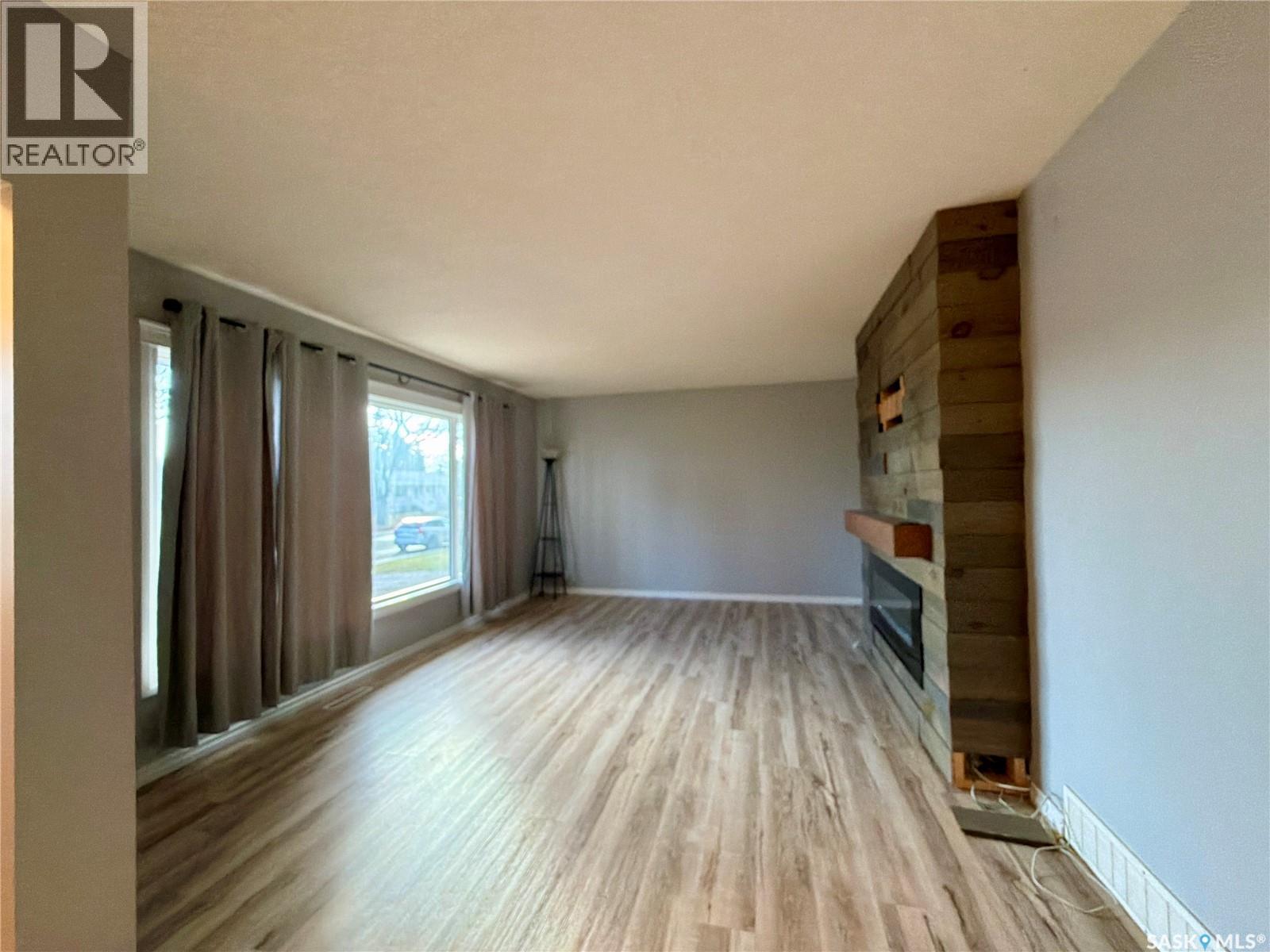 212 Garnet Street, Regina, Saskatchewan  S4R 3S2 - Photo 3 - SK024189