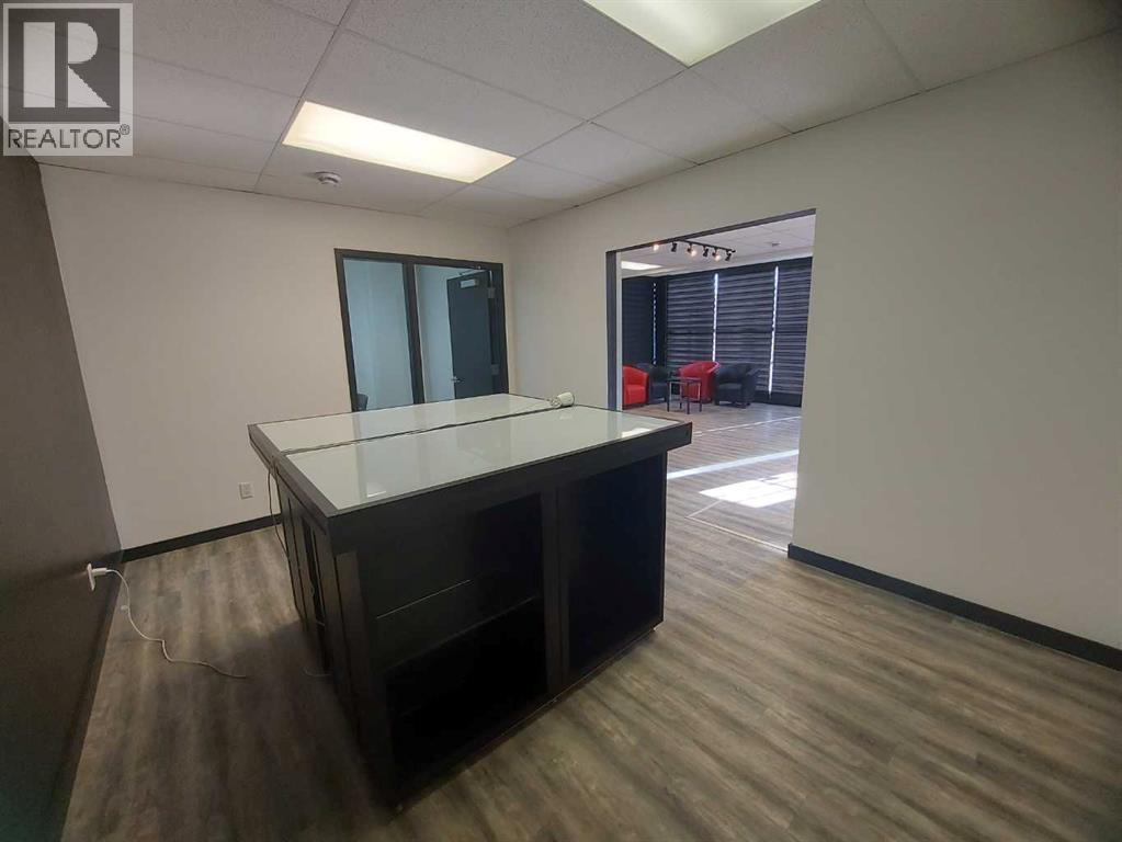 1, 4418 50 Avenue, Red Deer, Alberta  T4N 3Z6 - Photo 8 - A2237745