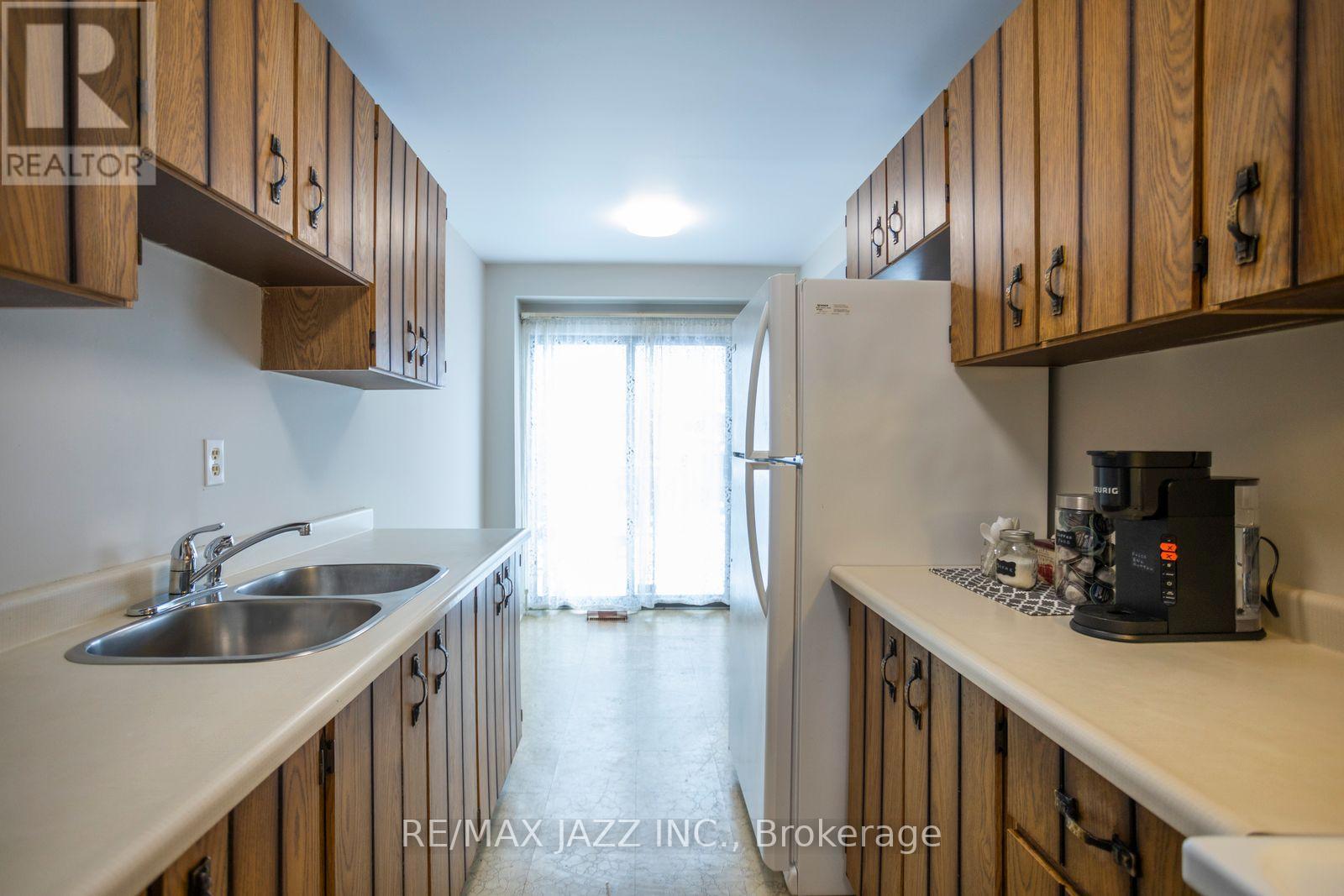 77 Caronia Square, Toronto, Ontario  M1B 2Z9 - Photo 11 - E12553924