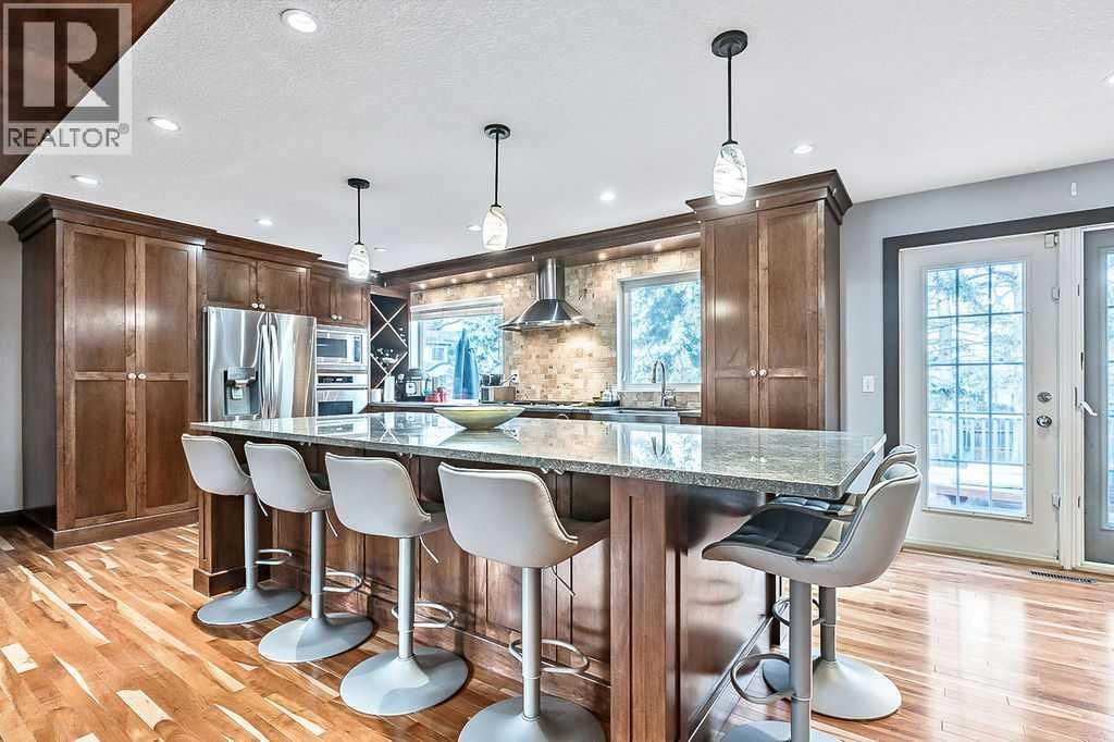 804 Varsity Estates Place Nw, Calgary, Alberta  T3B 3X3 - Photo 5 - A2270083