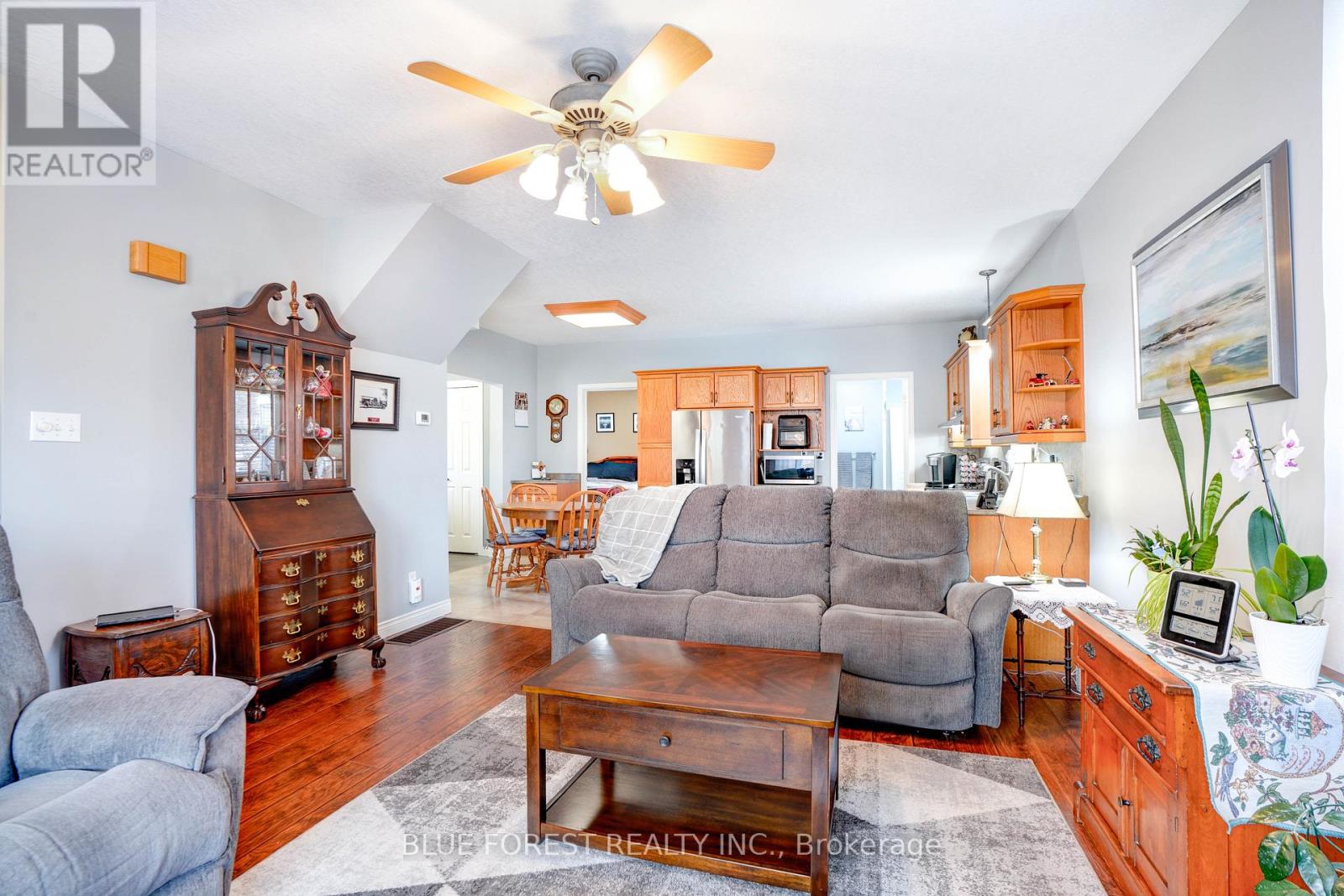 210 Jane Street, West Elgin, Ontario  N0L 2C0 - Photo 10 - X12553886