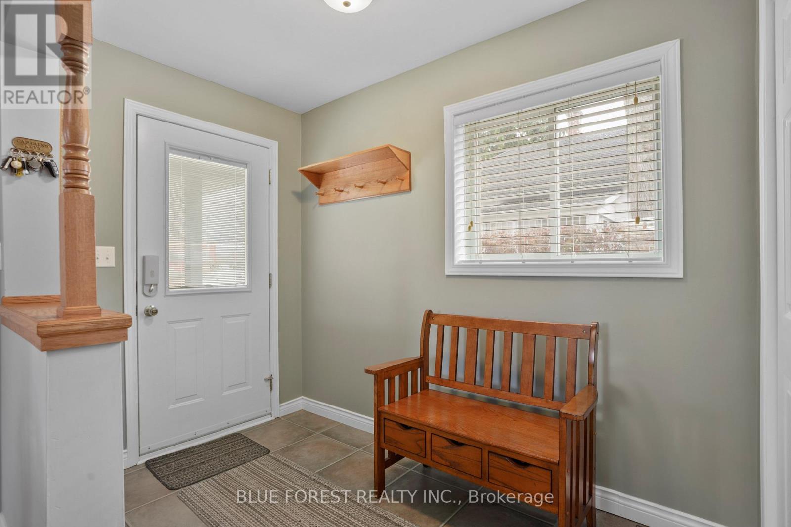 210 Jane Street, West Elgin, Ontario  N0L 2C0 - Photo 16 - X12553886