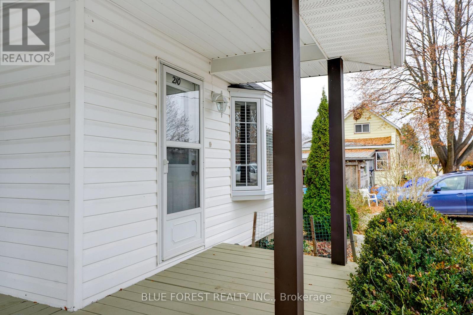 210 Jane Street, West Elgin, Ontario  N0L 2C0 - Photo 5 - X12553886