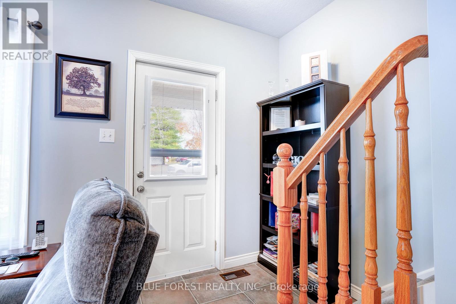 210 Jane Street, West Elgin, Ontario  N0L 2C0 - Photo 6 - X12553886
