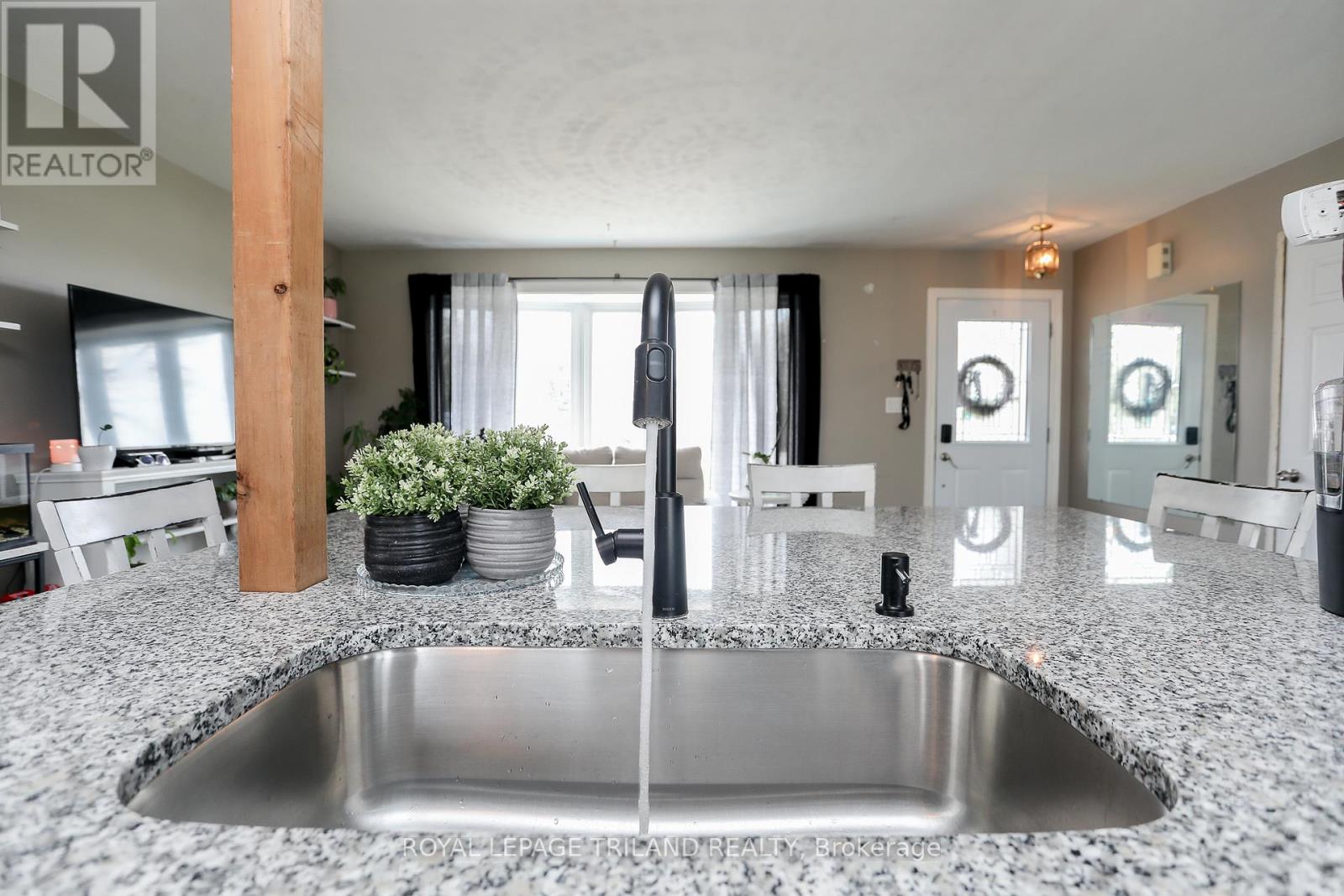 139 Coulter Ave Avenue, Central Elgin, Ontario  N5R 5A6 - Photo 14 - X12553890