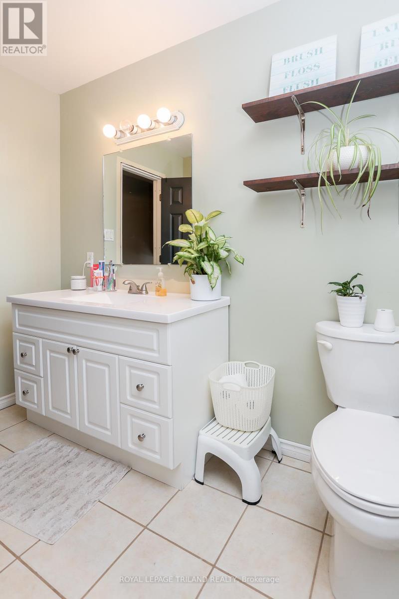 139 Coulter Ave Avenue, Central Elgin, Ontario  N5R 5A6 - Photo 19 - X12553890