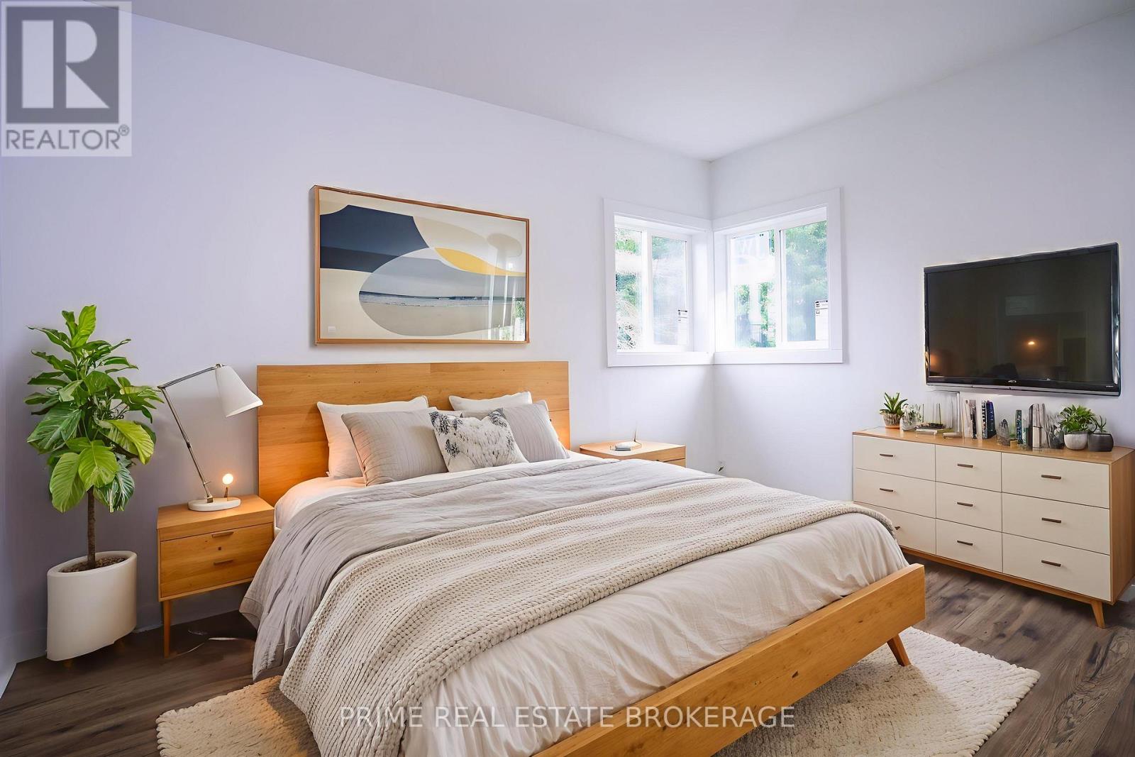 383 Edmonton Street, London East, Ontario  N5W 4Y6 - Photo 8 - X12553936