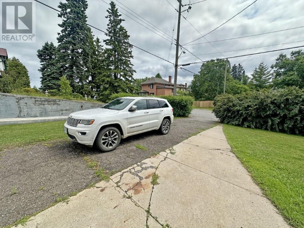 43 Summit Ave, Thunder Bay, Ontario  P7B 3N7 - Photo 3 - TB252111