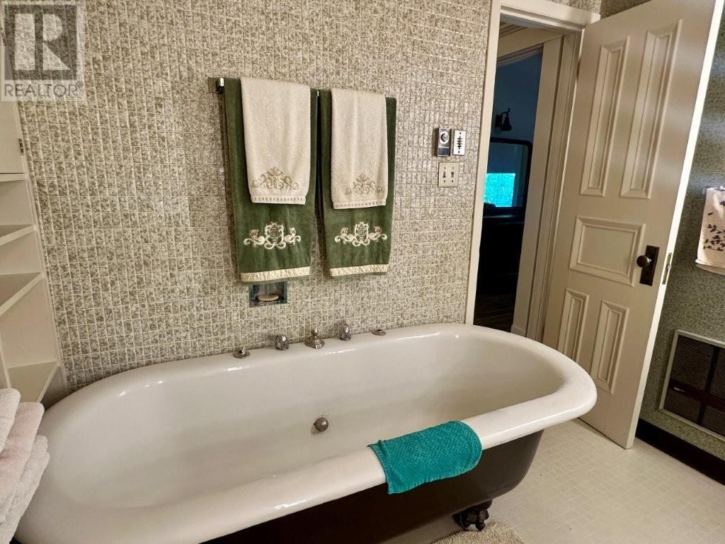 43 Summit Ave, Thunder Bay, Ontario  P7B 3N7 - Photo 32 - TB252111