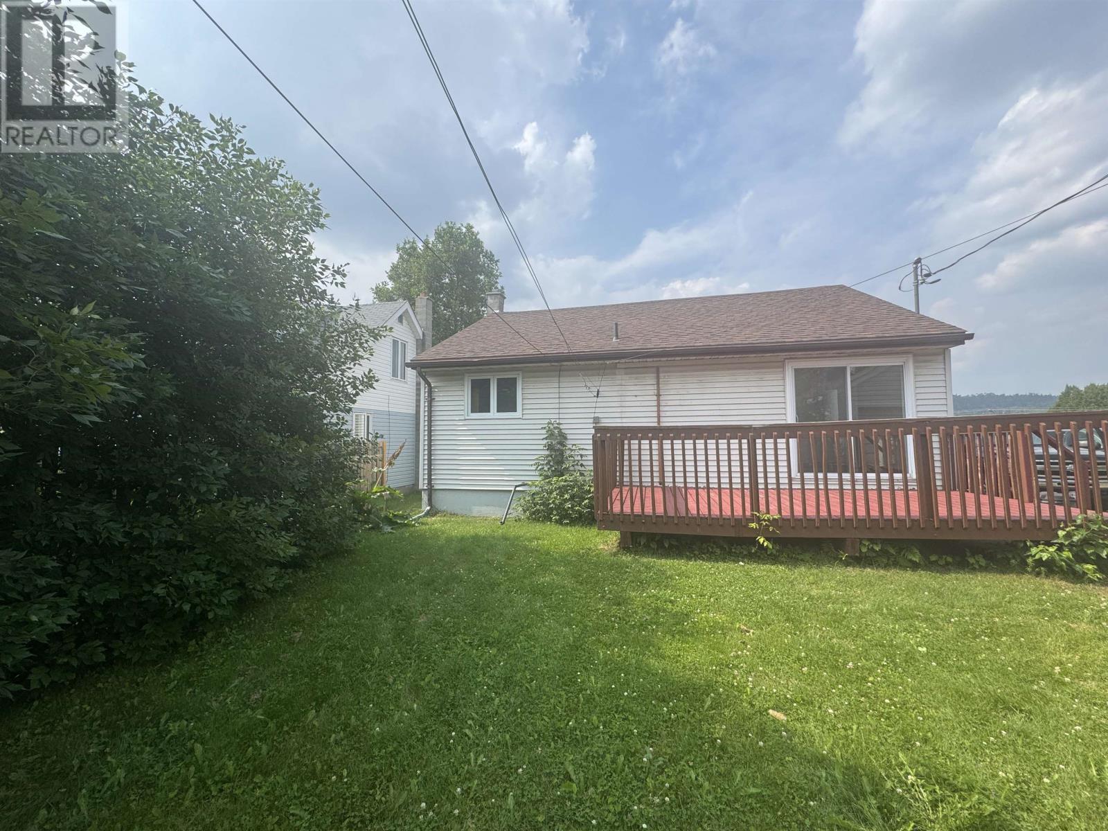 10 Wenonah Dr, Manitouwadge, Ontario  P0T 2C0 - Photo 5 - TB252625