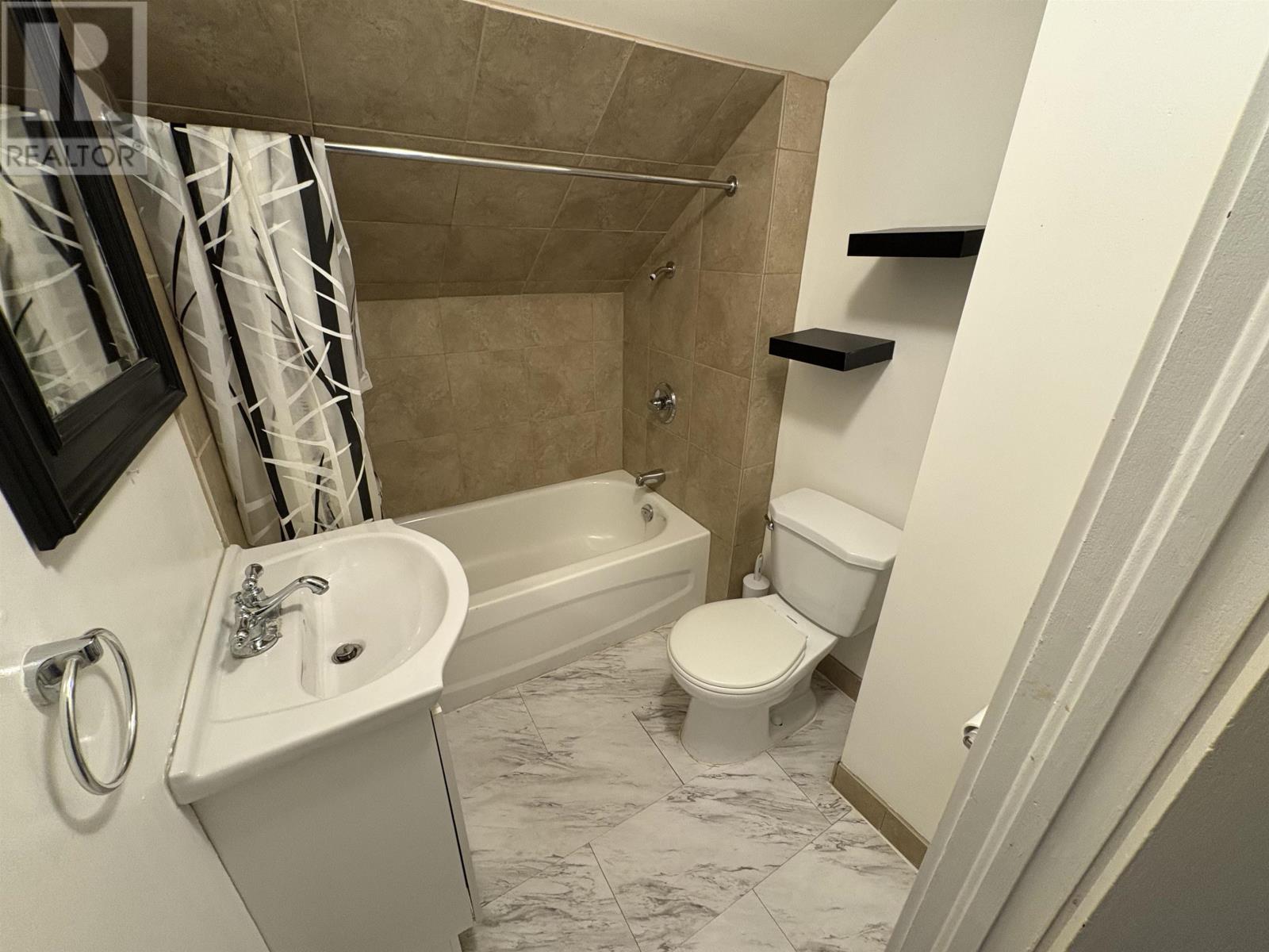 229 Mcintyre, Thunder Bay, Ontario  P7A 3B3 - Photo 6 - TB253308